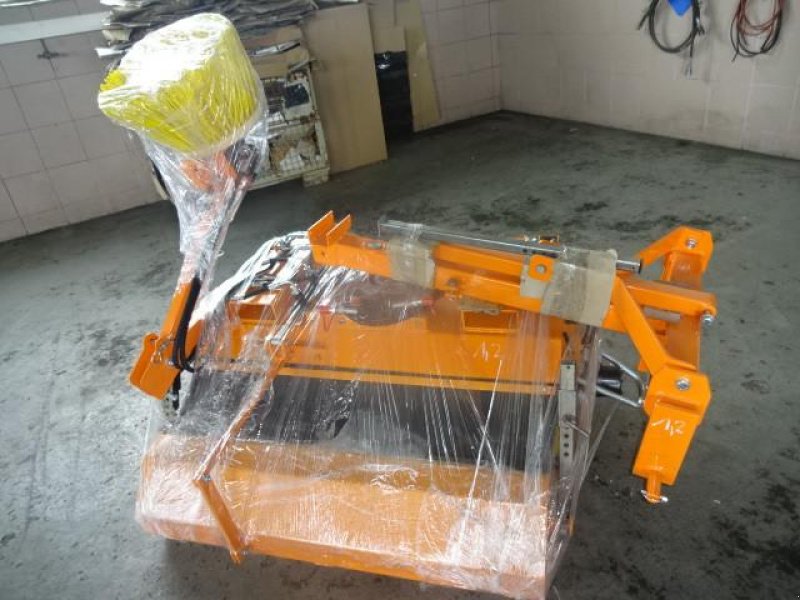 Kehrmaschine tip Sonstige 1,2 Meter Kehrmaschine - Dreipunkt- Gabelanbau- auch mit Seitenbesen möglich, Neumaschine in Neureichenau (Poză 2)